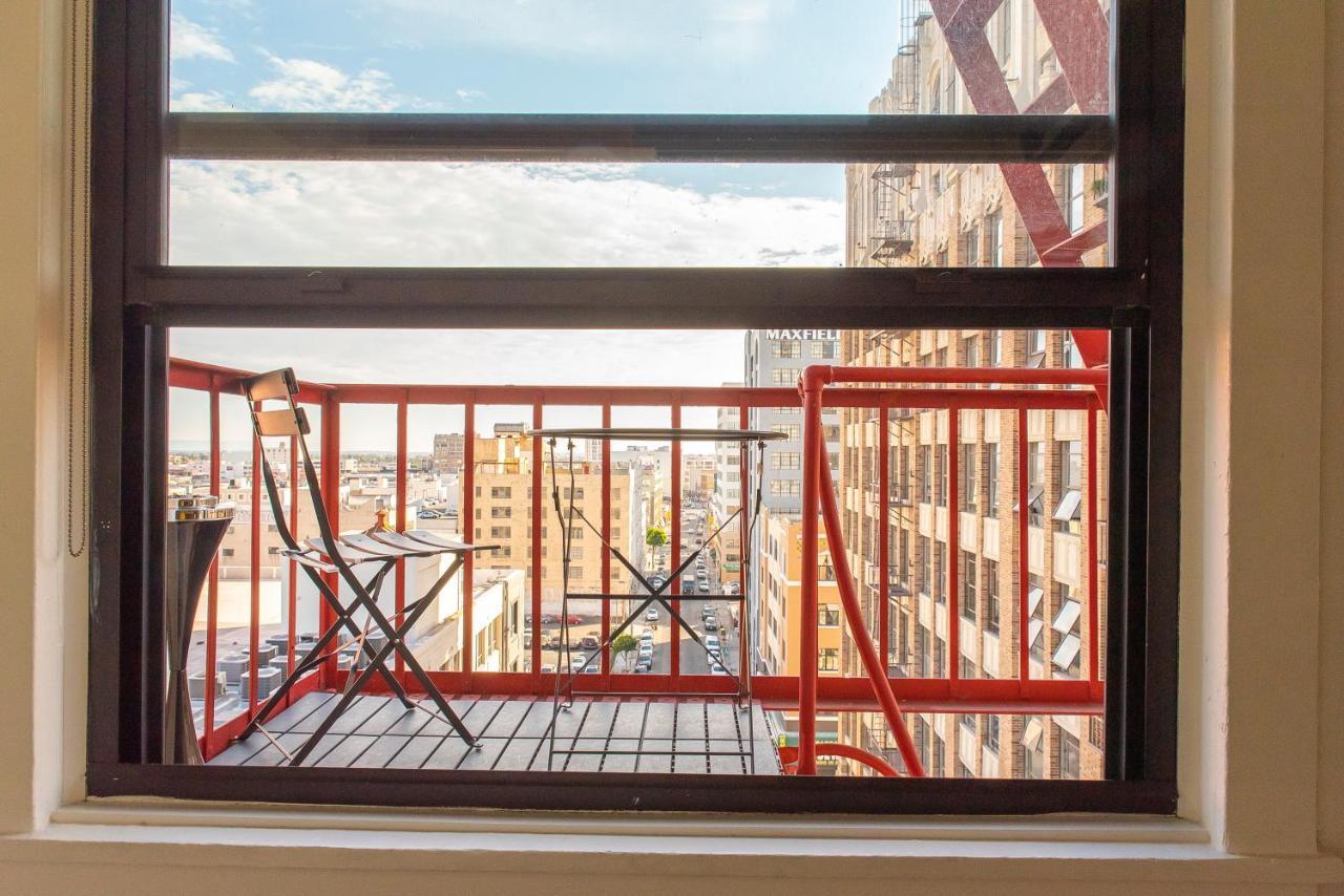 Stunning Downtown La 2 Bedroom/ 2 Bathroom Loft With Private Balcony. Appartement