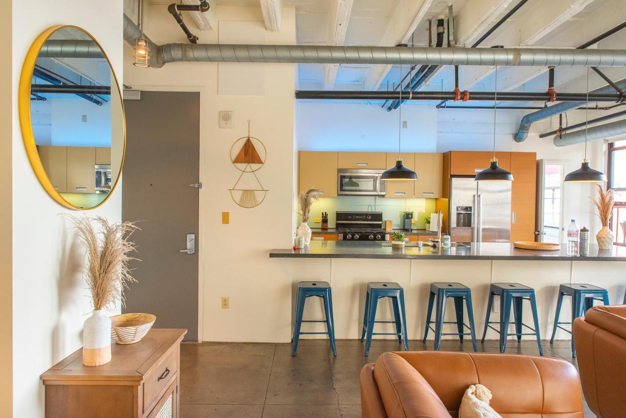 Stunning Downtown La 2 Bedroom/ 2 Bathroom Loft With Private Balcony. Appartement *