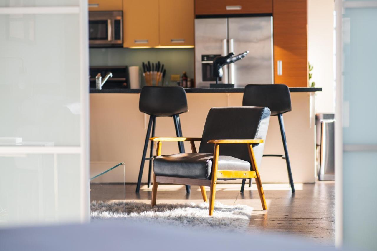 Stunning Downtown La 2 Bedroom/ 2 Bathroom Loft With Private Balcony. Appartement *